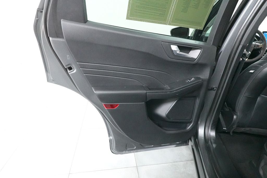 Certified 2025 Ford Escape Platinum AWD/4WD image 27
