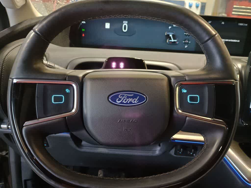 Certified 2025 Ford Expedition Platinum AWD/4WD image 15