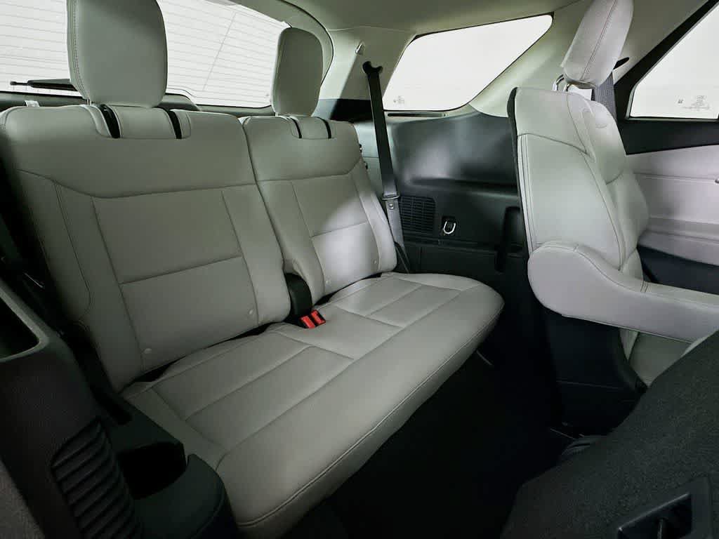 Certified 2025 Ford Explorer Active w/ Active Comfort Package RWD image 31