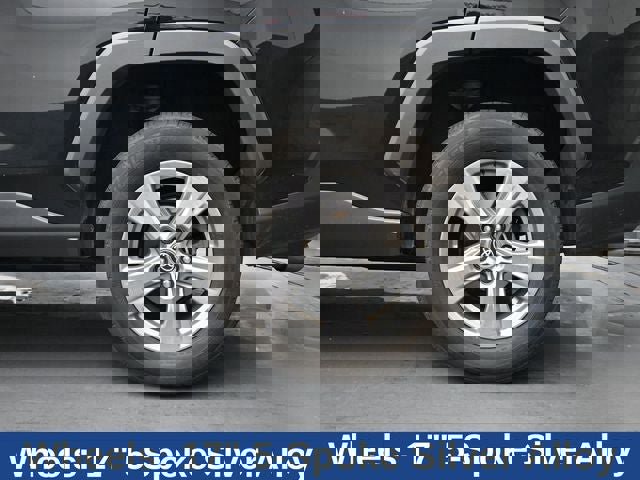 Used 2023 Toyota RAV4 XLE AWD/4WD image 17