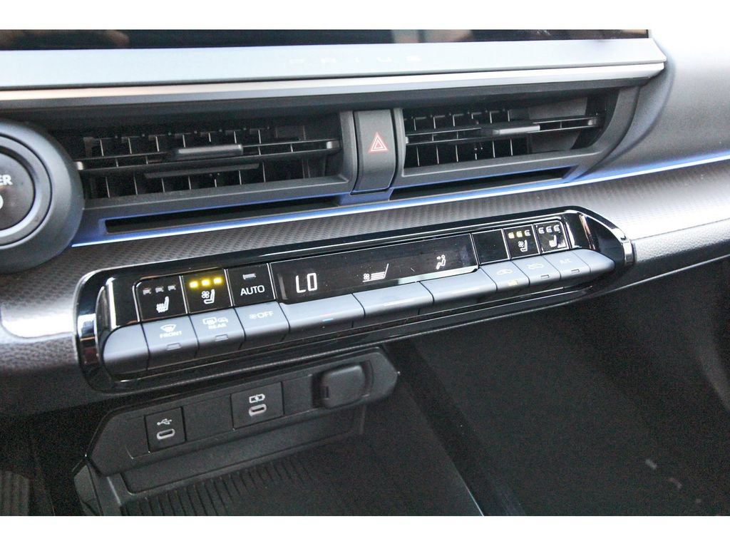 Used 2023 Toyota Prius Limited w/ Limited Premium Package FWD image 25