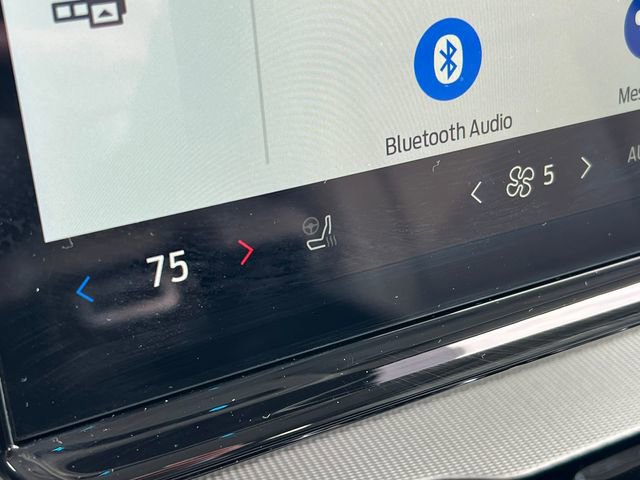 Certified 2025 Ford Expedition Active image 36