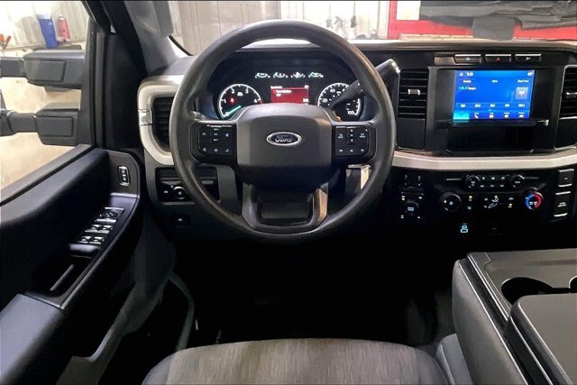 Certified 2023 Ford F250 XL w/ Snow Plow/Camper Package AWD/4WD image 9