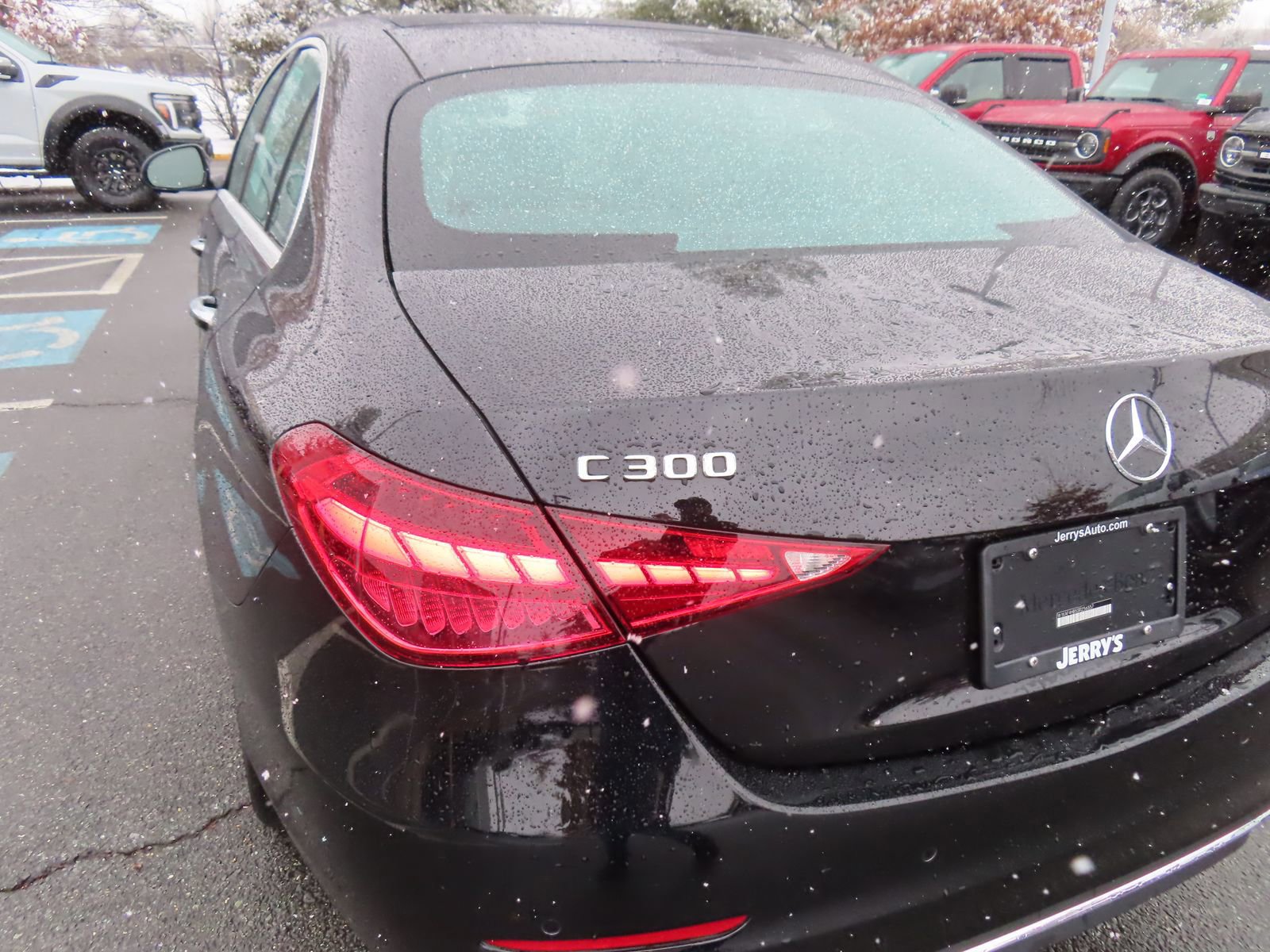 Used 2025 Mercedes-Benz C 300 4MATIC Sedan image 10