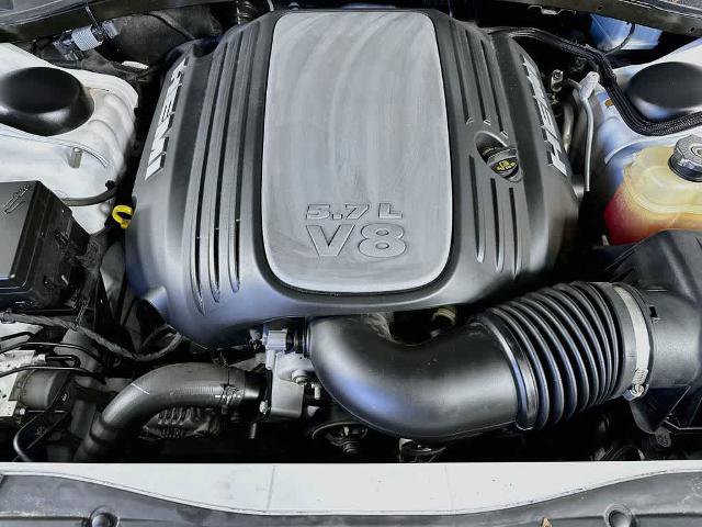 Used 2021 Chrysler 300 S w/ S Model Appearance Package RWD image 9