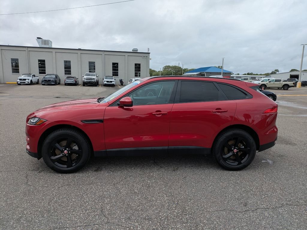 Used 2017 Jaguar F-PACE Prestige image 3