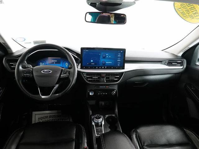 Certified 2025 Ford Escape Platinum AWD/4WD image 2
