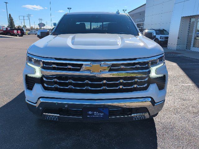 Used 2023 Chevrolet Silverado 1500 LTZ w/ Technology Package AWD/4WD image 2