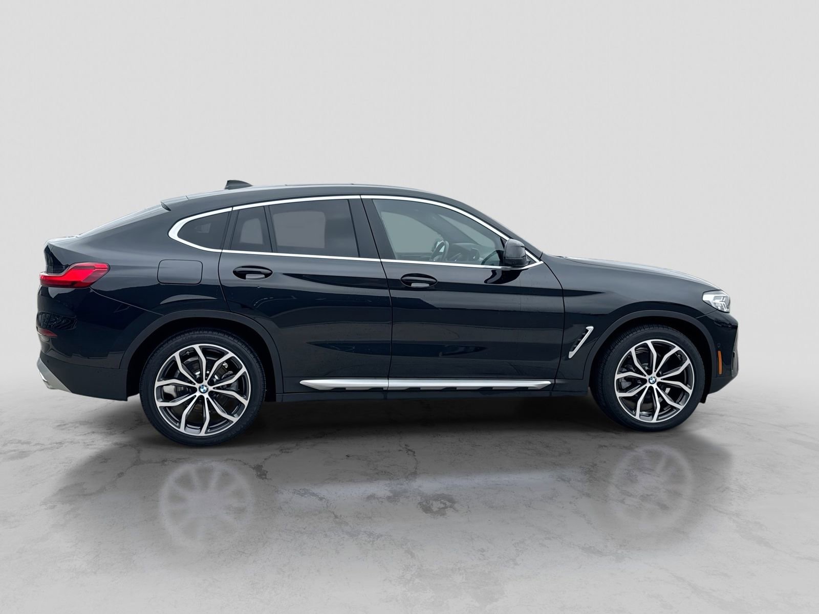 Used 2022 BMW X4 xDrive30i AWD/4WD image 9