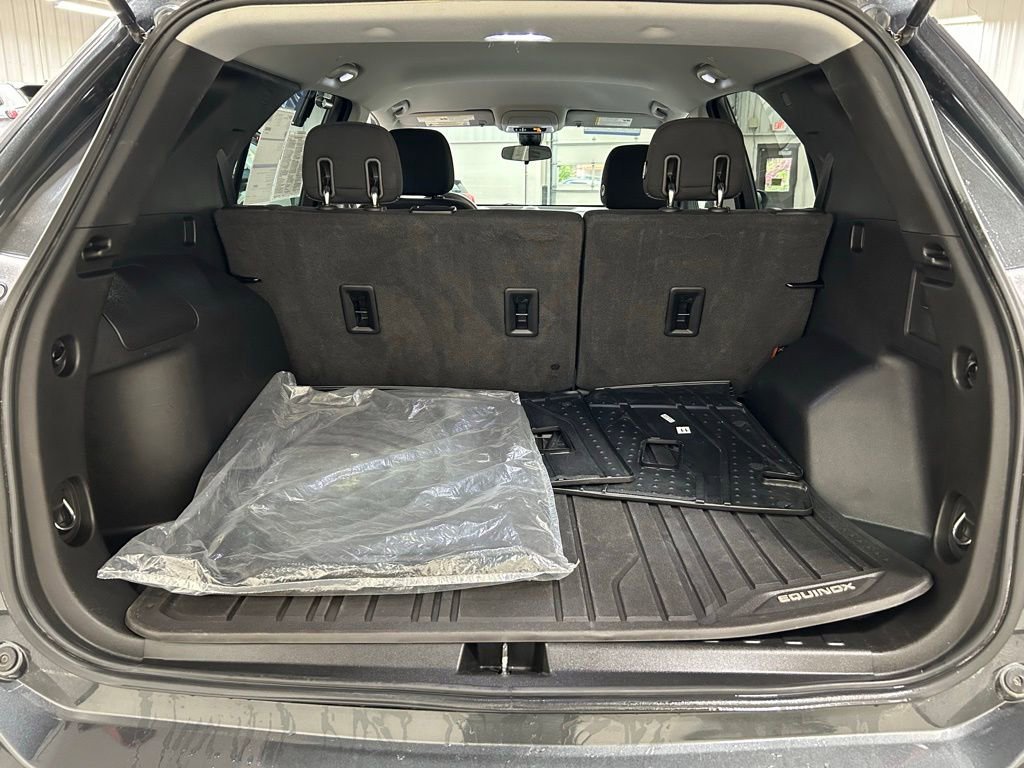 Used 2020 Chevrolet Equinox LT w/ LPO, Floor Liner Package AWD/4WD image 28