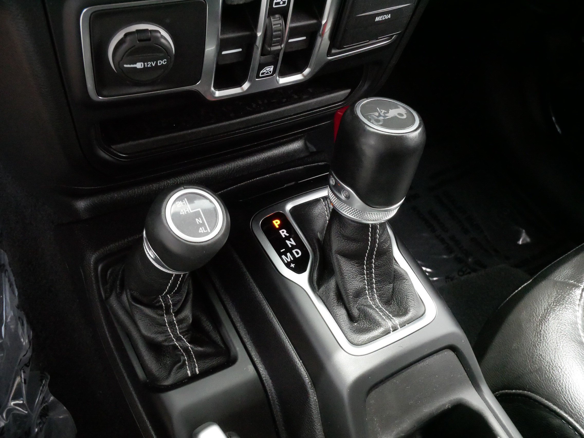 Used 2020 Jeep Wrangler Unlimited Sahara AWD/4WD image 24