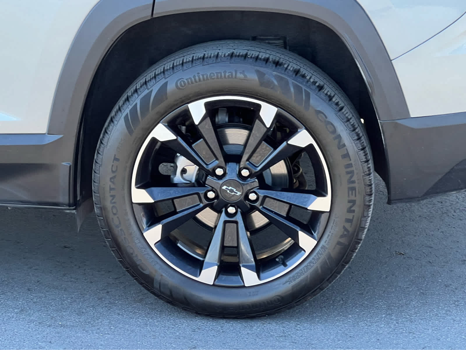 Used 2025 Chevrolet Equinox RS AWD/4WD image 14