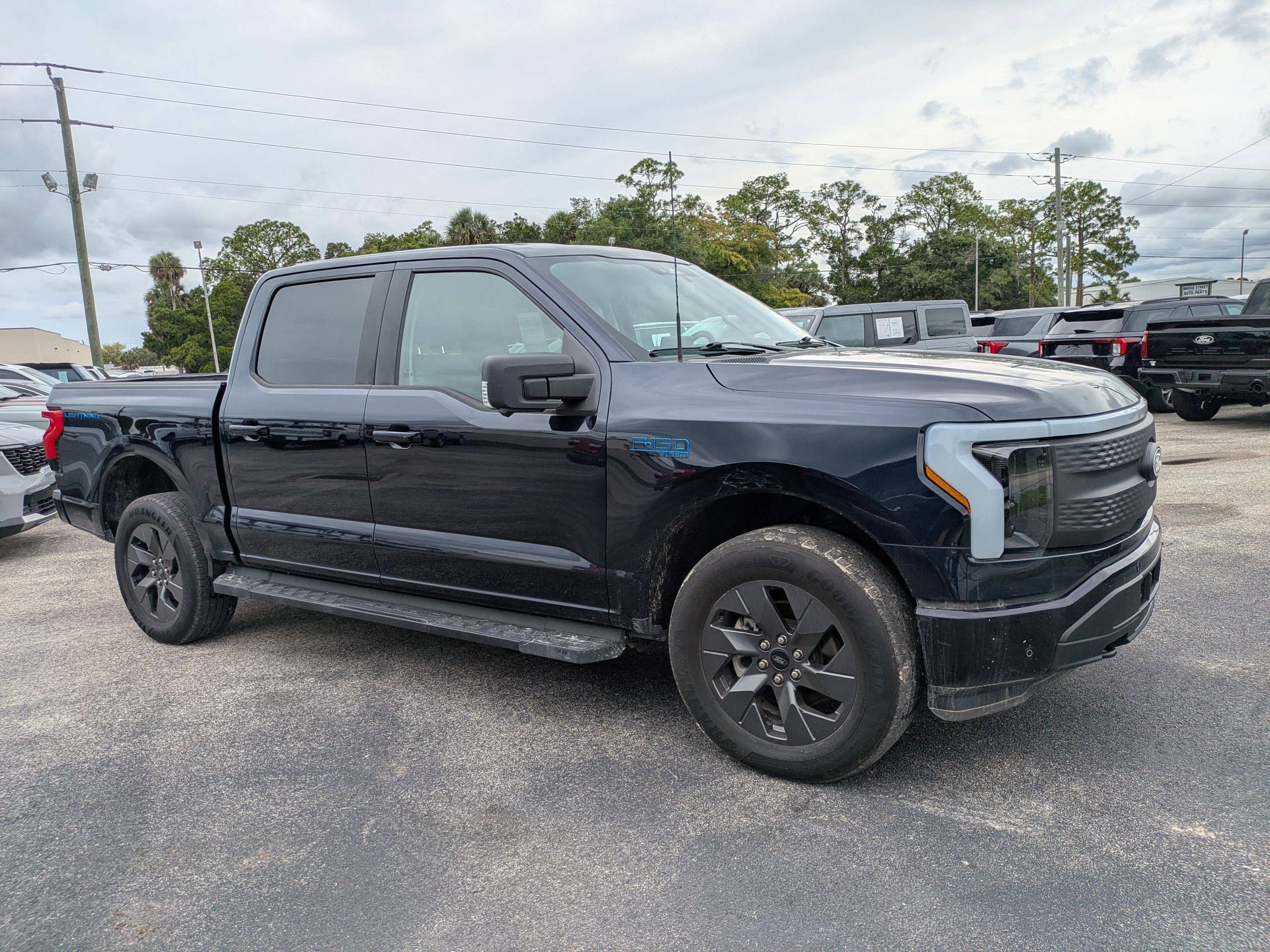Certified 2025 Ford F150 Lightning Flash AWD/4WD image 2