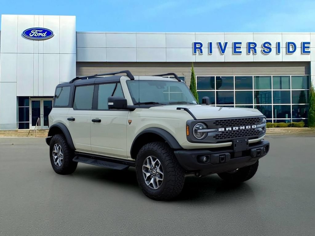 Certified 2025 Ford Bronco Badlands AWD/4WD image 1