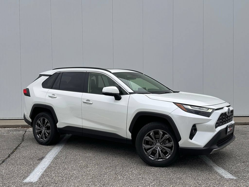 Used 2022 Toyota RAV4 Limited AWD/4WD image 9