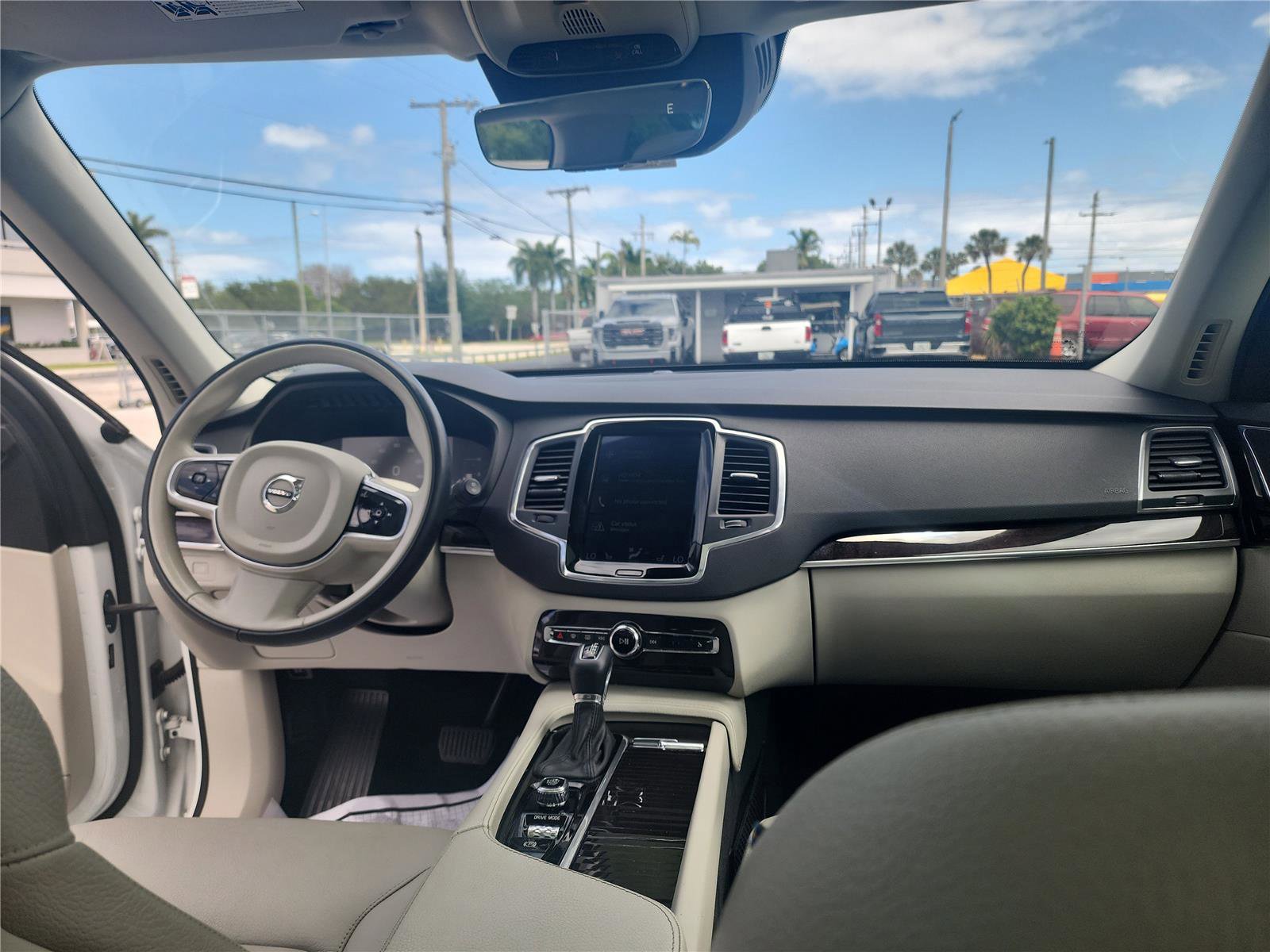 Used 2019 Volvo XC90 T5 Momentum FWD image 27