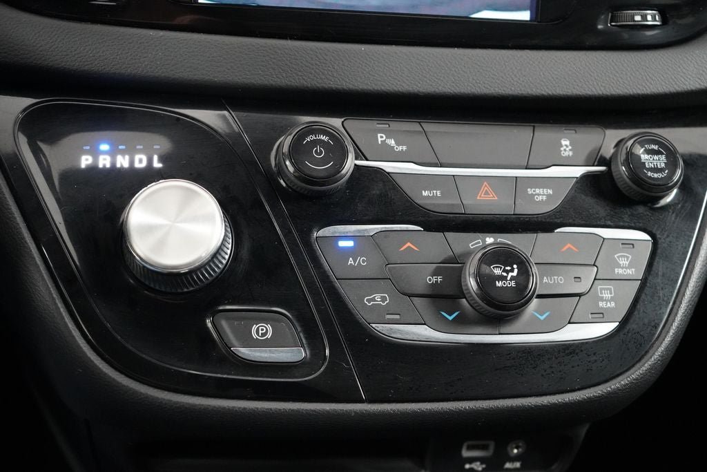 Used 2020 Chrysler Pacifica Touring-L w/ S Appearance Package FWD image 26