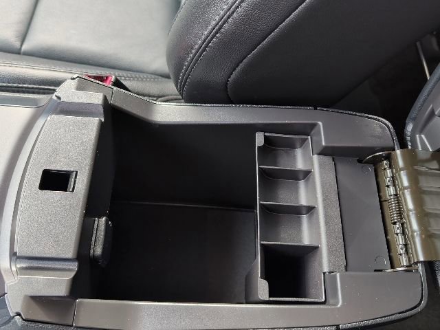 Certified 2018 Ford Explorer XLT w/ Equipment Group 202A image 26