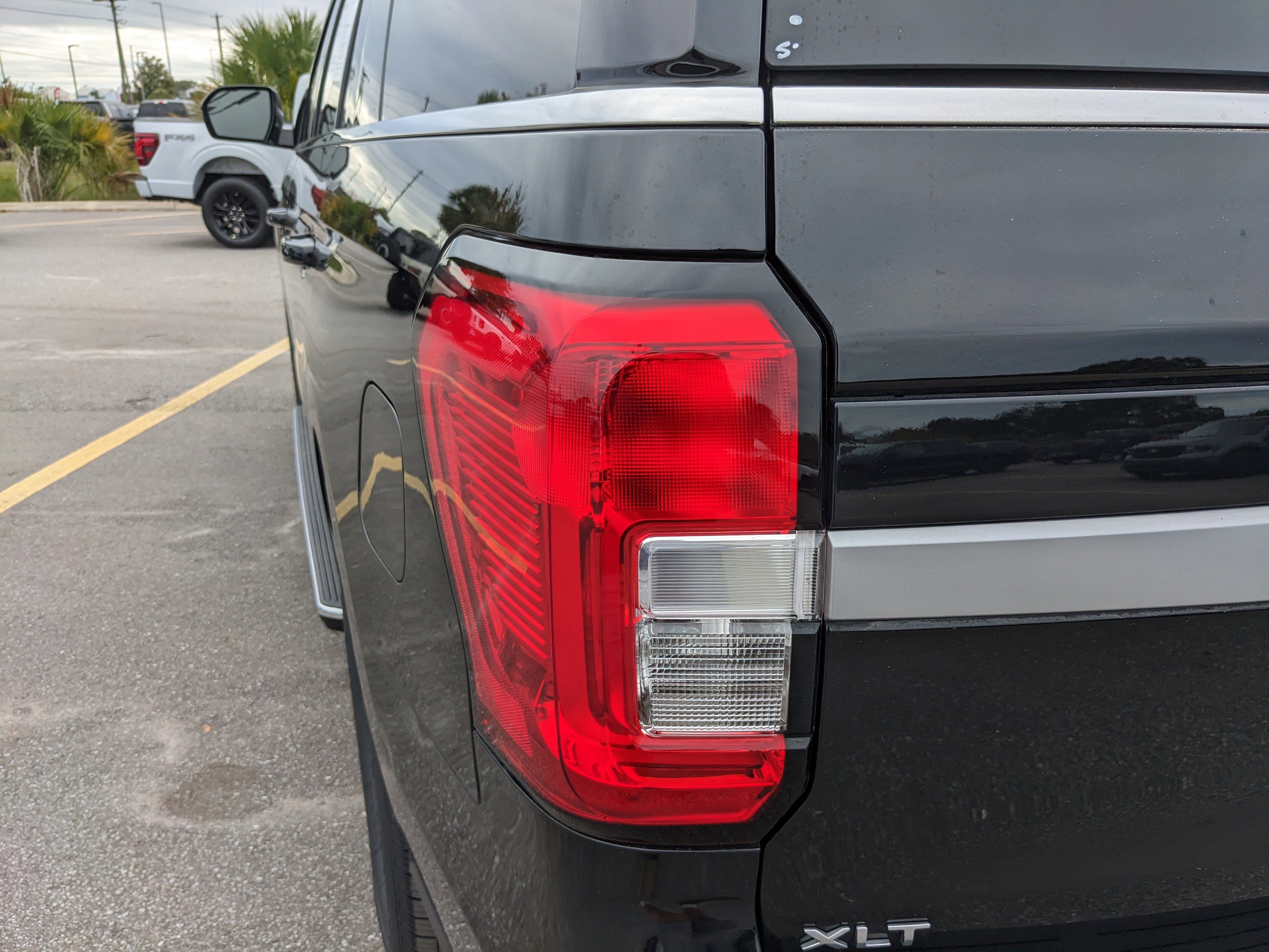 Certified 2022 Ford Expedition XLT image 11