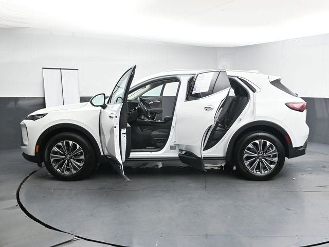 Used 2025 Buick Envision Preferred AWD/4WD image 37