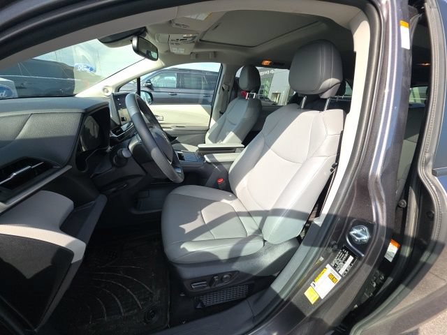 Used 2024 Toyota Sienna XLE w/ XLE Plus Package AWD/4WD image 16