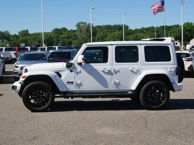 Used 2021 Jeep Wrangler Unlimited Sahara AWD/4WD image 7