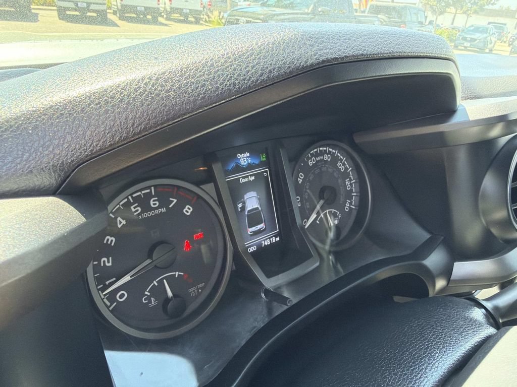Used 2022 Toyota Tacoma TRD Off-Road w/ Technology Package RWD image 25