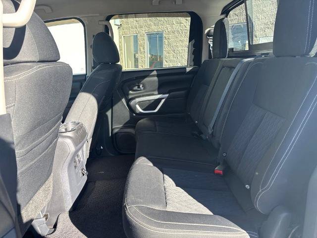 Used 2018 Nissan Titan SV w/ SV Convenience Package AWD/4WD image 25