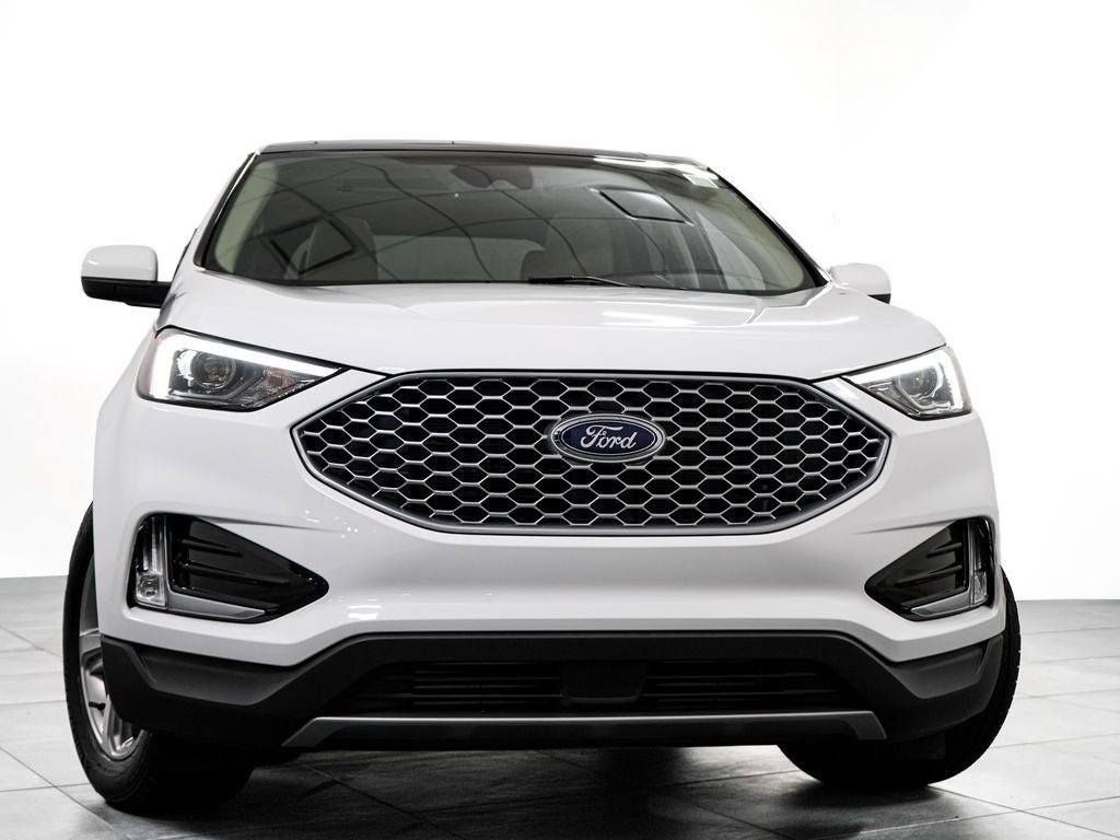Certified 2024 Ford Edge SEL w/ Convenience Package AWD/4WD image 3