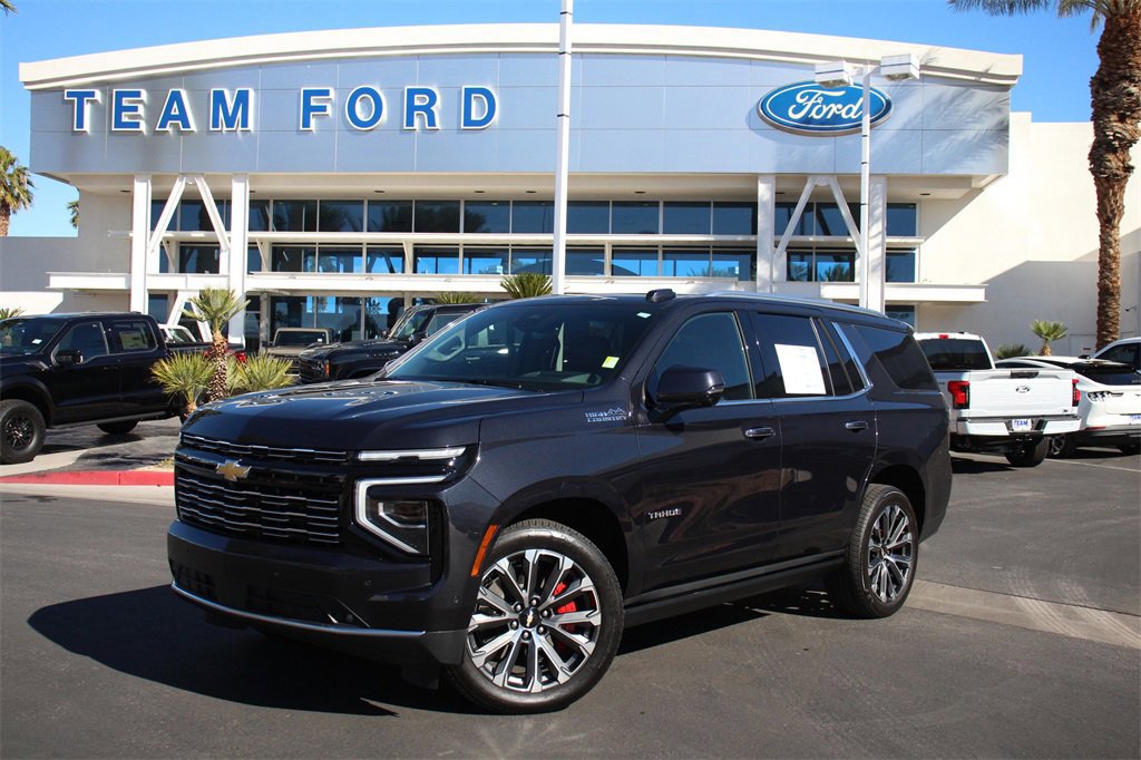 Used 2025 Chevrolet Tahoe High Country image 2