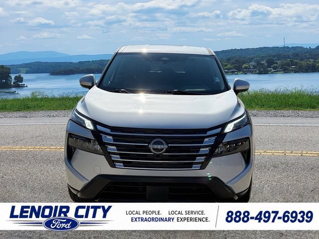 Used 2024 Nissan Rogue SV FWD image 8