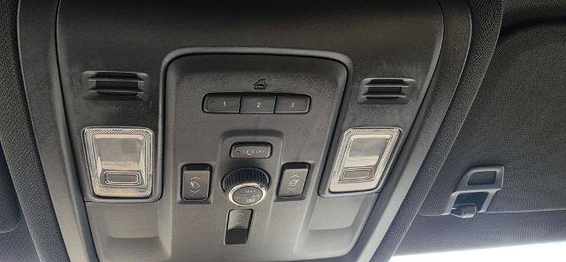 Used 2024 Chevrolet Suburban Premier AWD/4WD image 28