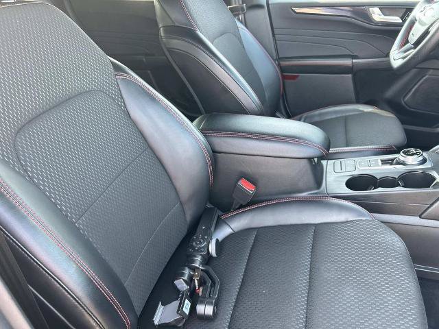 Certified 2025 Ford Escape ST-Line AWD/4WD image 23