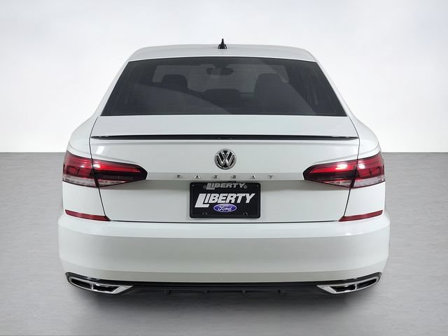 Used 2021 Volkswagen Passat 2.0T R-Line FWD image 4