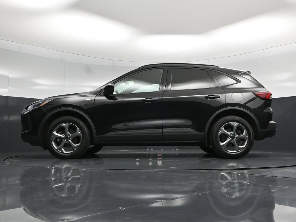 Certified 2025 Ford Escape ST-Line Select AWD/4WD image 47