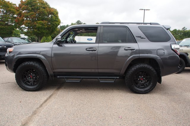 Used 2021 Toyota 4Runner TRD Off-Road Premium w/ Moonroof Package AWD/4WD image 4