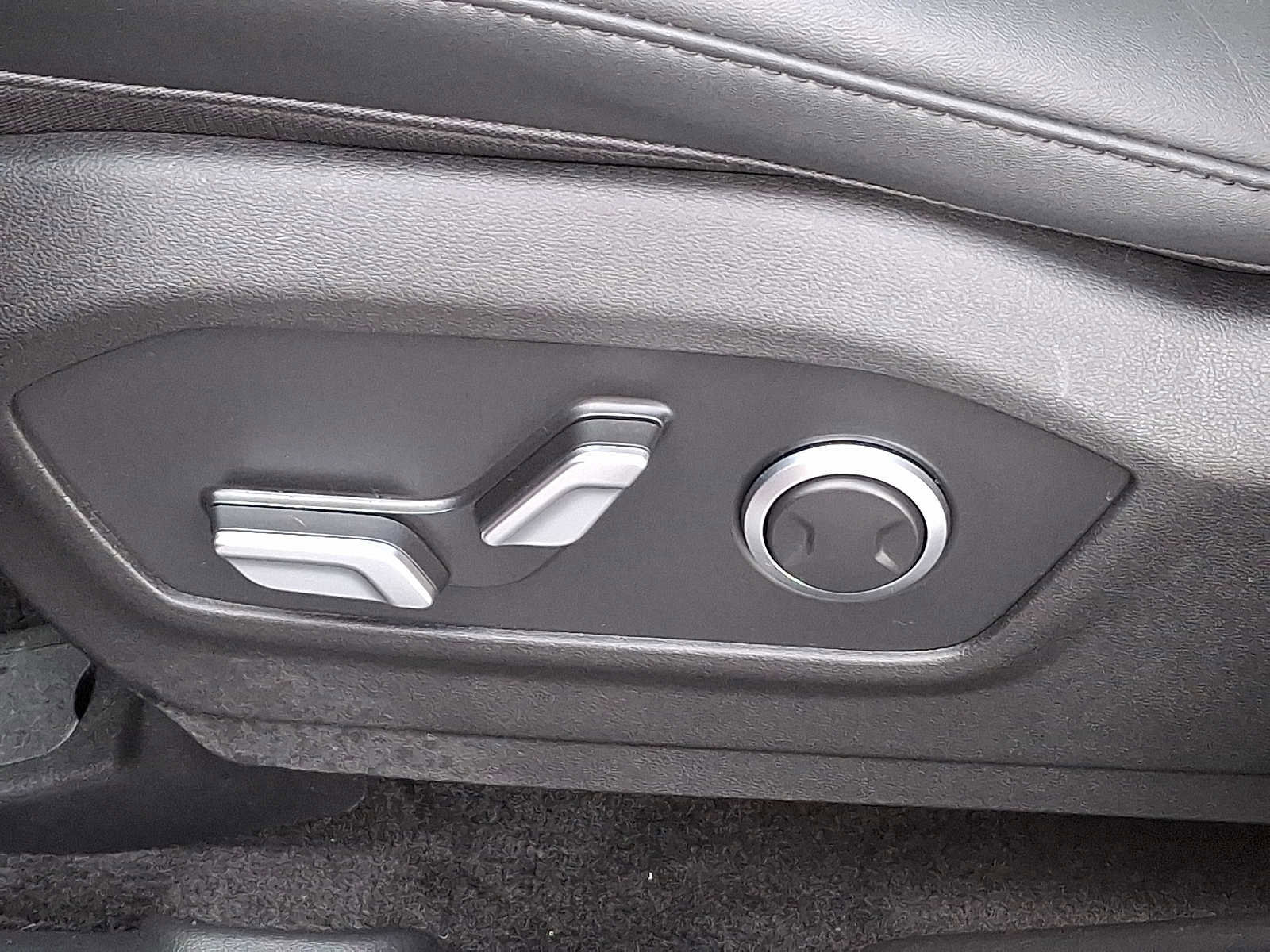 Used 2024 Hyundai Santa Fe XRT image 27