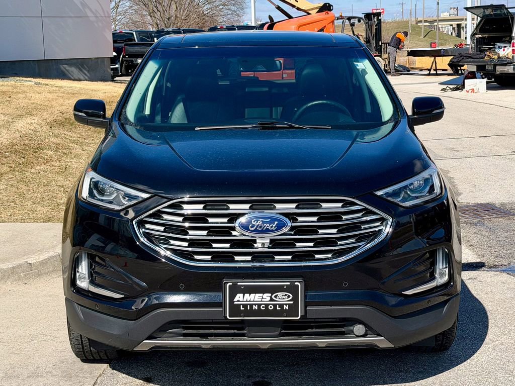 Certified 2019 Ford Edge Titanium w/ Equipment Group 301A image 8