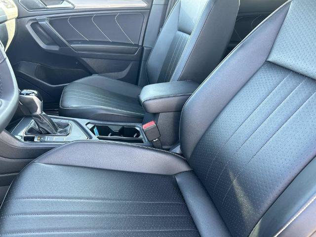 Used 2022 Volkswagen Tiguan SE R-Line FWD image 28