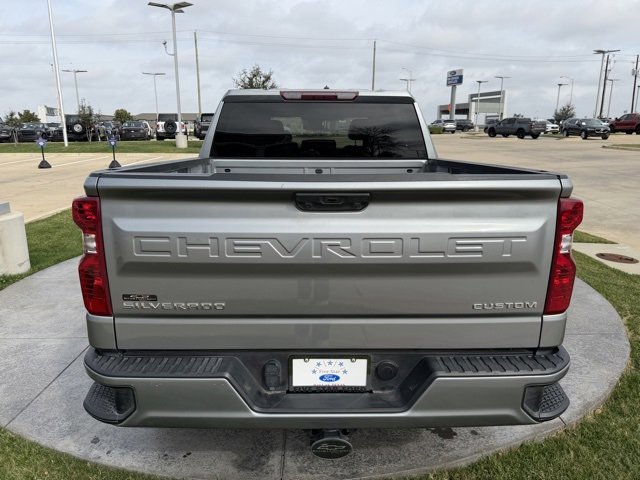Used 2024 Chevrolet Silverado 1500 Custom image 2