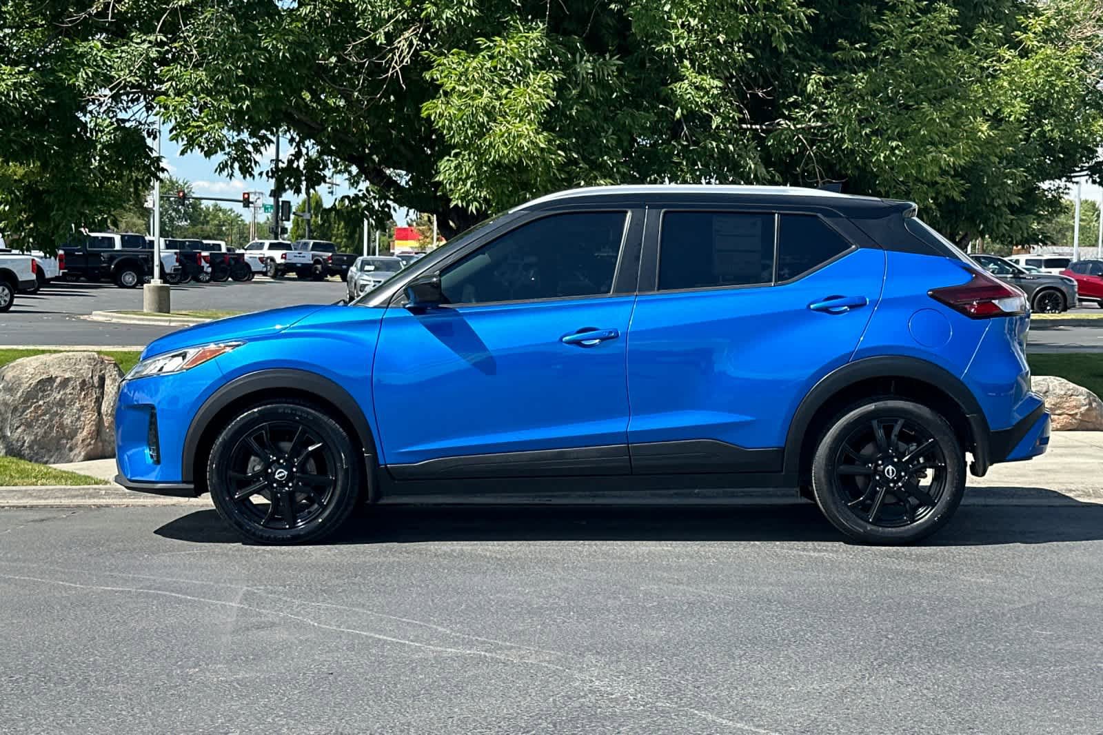 Used 2022 Nissan Kicks SV FWD image 5