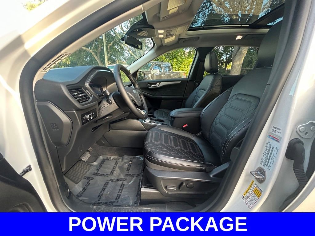 Certified 2024 Ford Escape SE w/ PHEV Premium Package FWD image 11