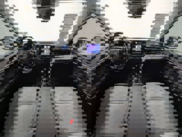 Used 2025 Toyota Camry LE image 6