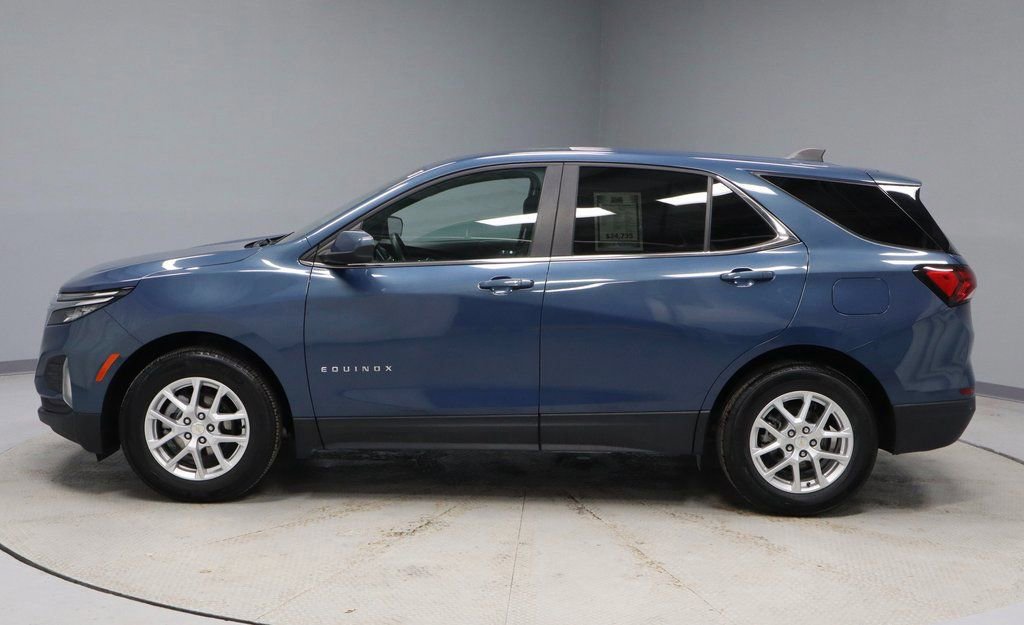 Used 2024 Chevrolet Equinox LT image 2