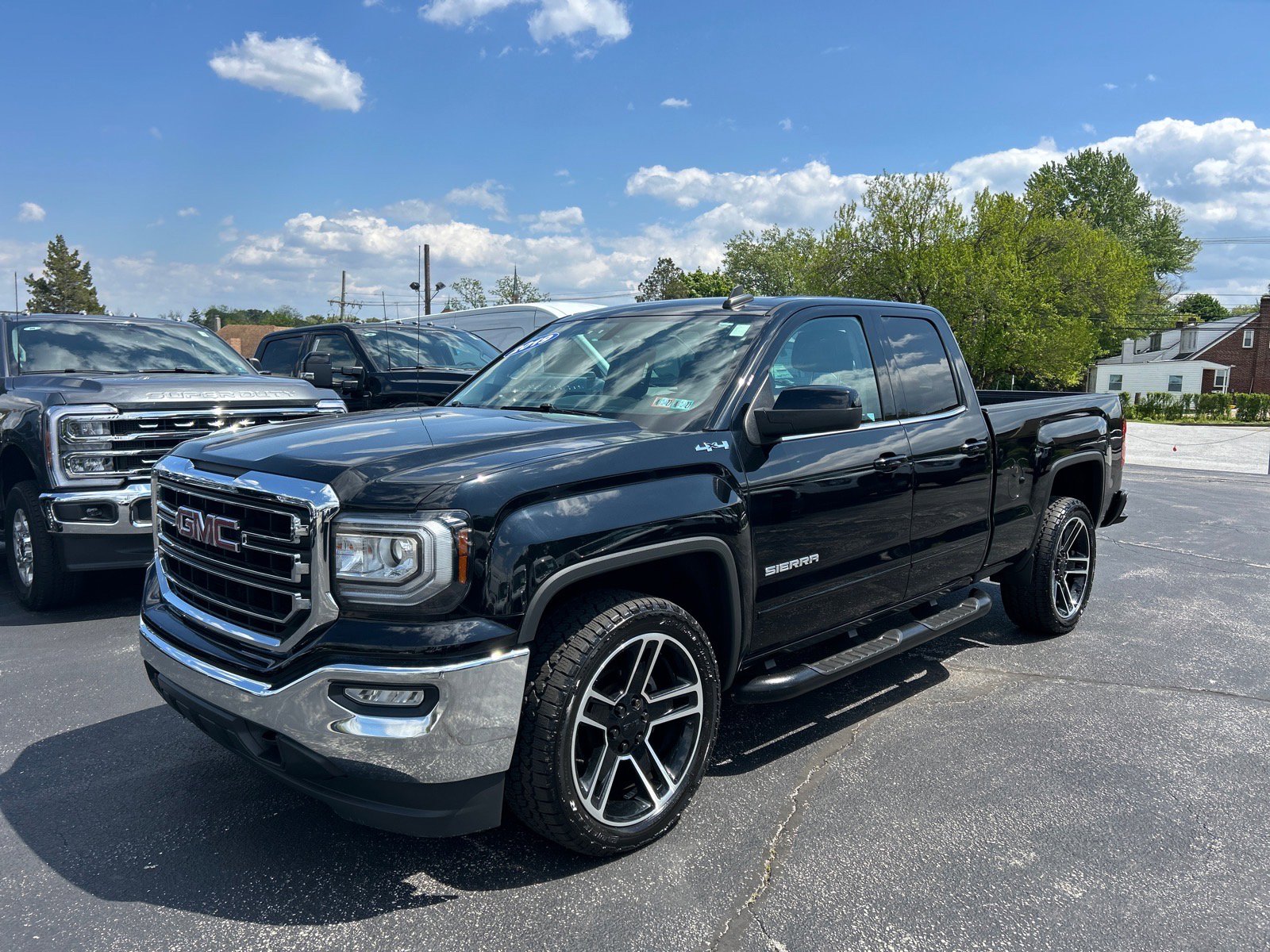 Used 2019 GMC Sierra 1500 SLE w/ Black Pack