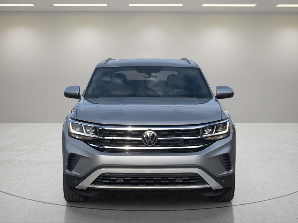Used 2022 Volkswagen Atlas Cross Sport SE w/ Black Wheel Package AWD/4WD image 2