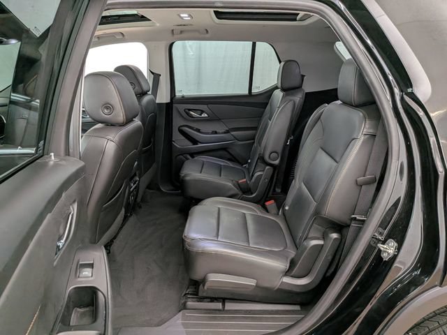 Used 2020 Chevrolet Traverse LT w/ LT Premium Package AWD/4WD image 18
