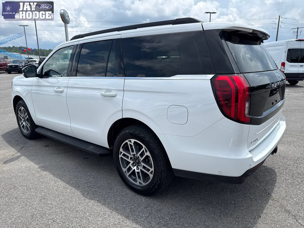 Certified 2025 Ford Expedition Active AWD/4WD image 5