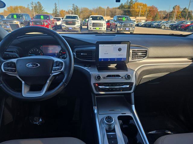 Certified 2022 Ford Explorer XLT w/ Equipment Group 202A image 14