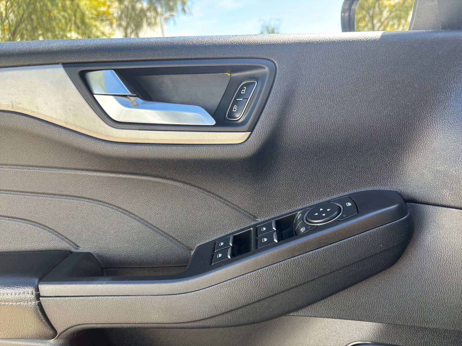 Certified 2021 Ford Escape SE image 16